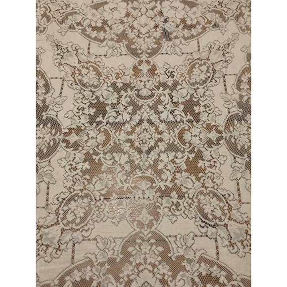 Vintage Quaker Lace Tablecloth 4200 Ivory 44”wide  x 48”long - Picture 4 of 6